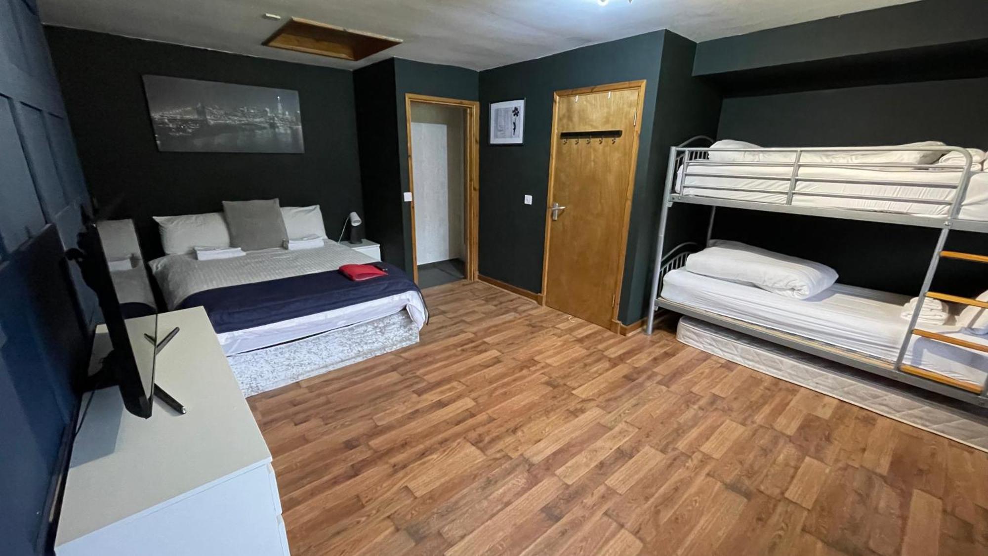 Bryn Bettws Lodge Порт Толбът Екстериор снимка